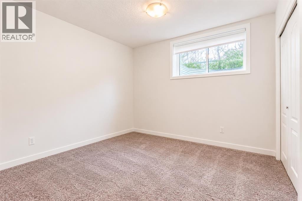 571 Seton Circle SE — photo 43