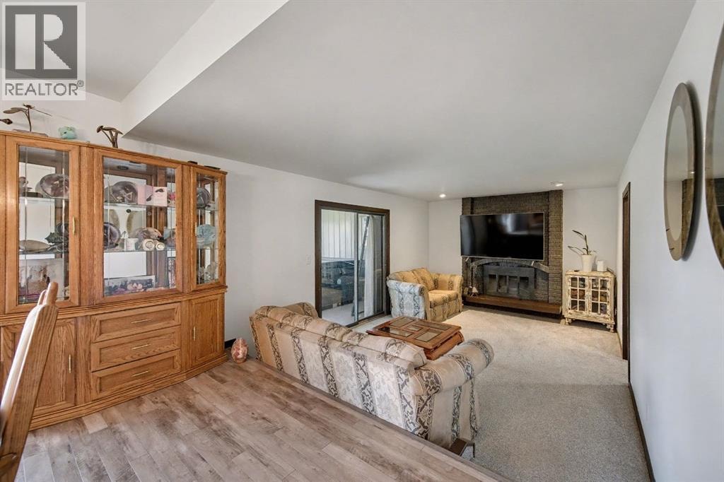 677 Wallace Drive — photo 13