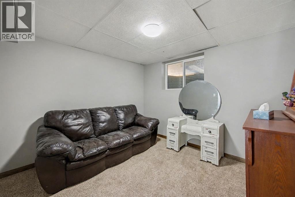677 Wallace Drive — photo 34