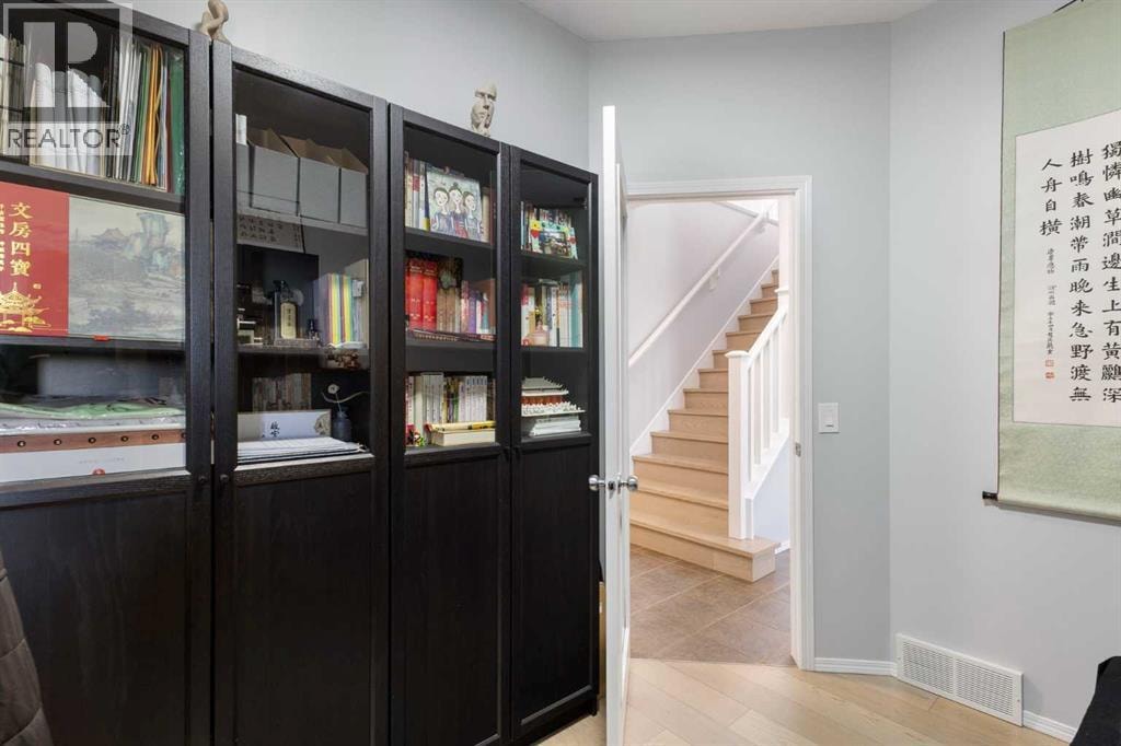 76 Rockywood Park NW — photo 6