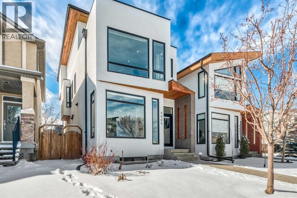 4905 21 Street SW — photo 2