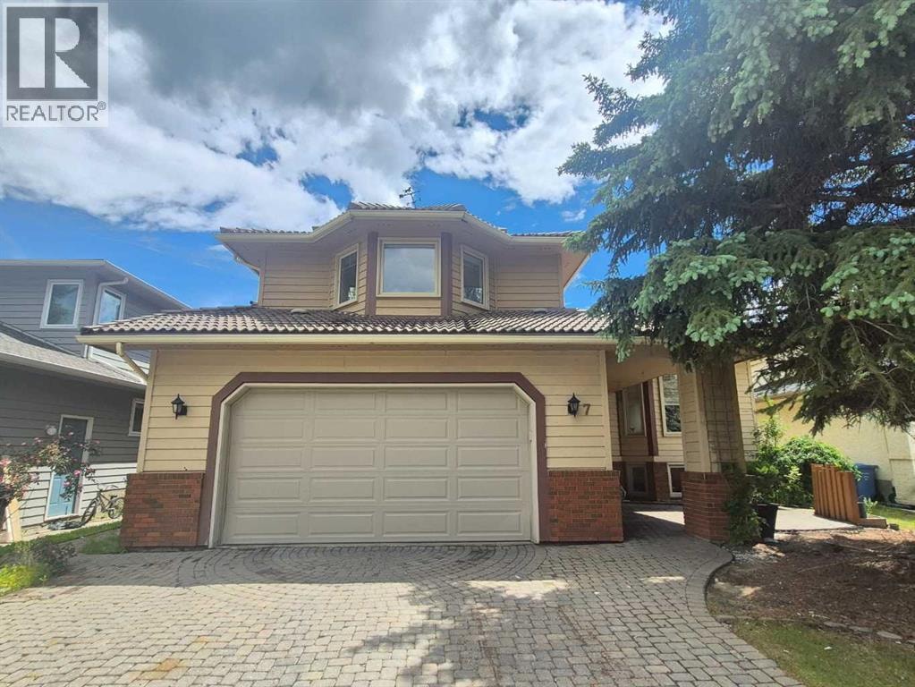 7 Suncastle Crescent SE