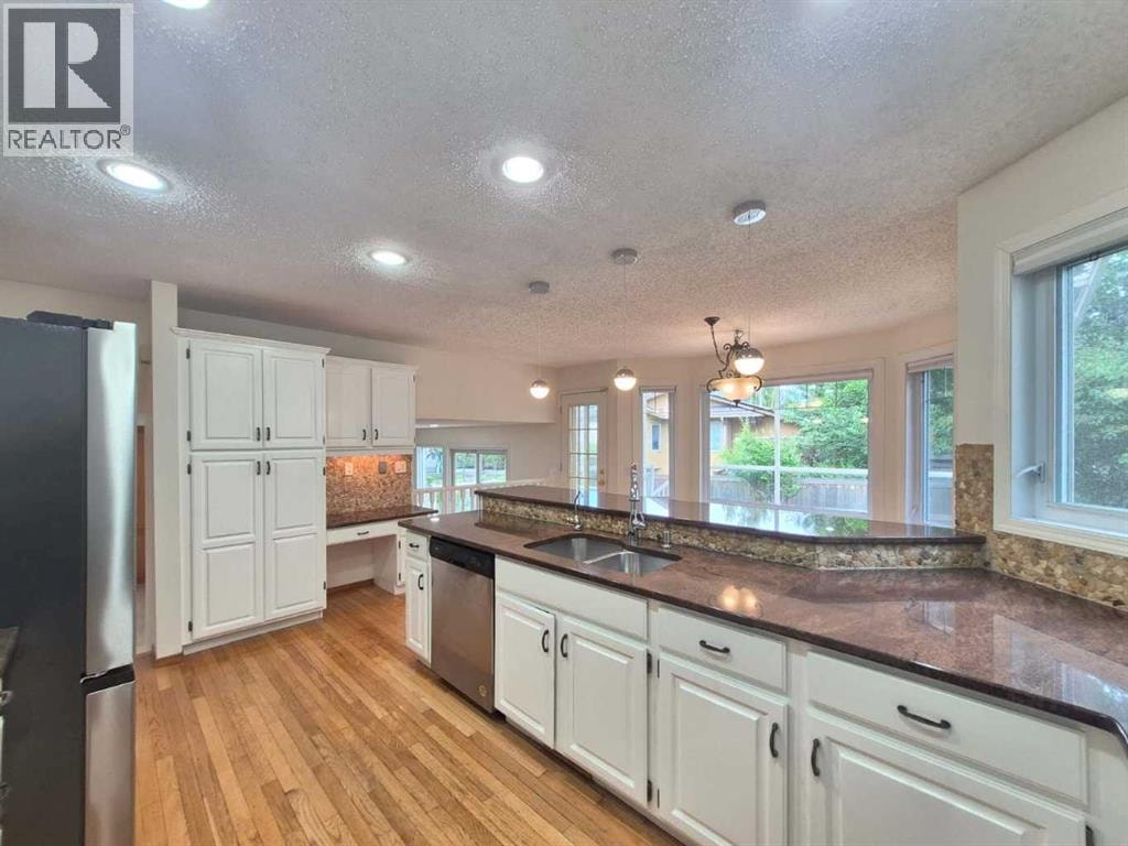 7 Suncastle Crescent SE — photo 10