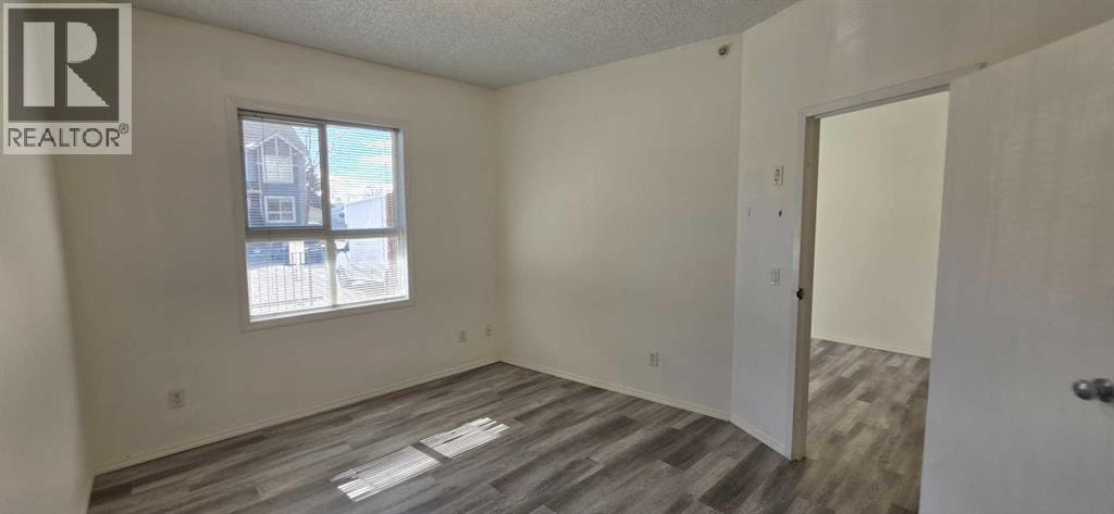 1206, 73 Erin Woods Court SE — photo 11