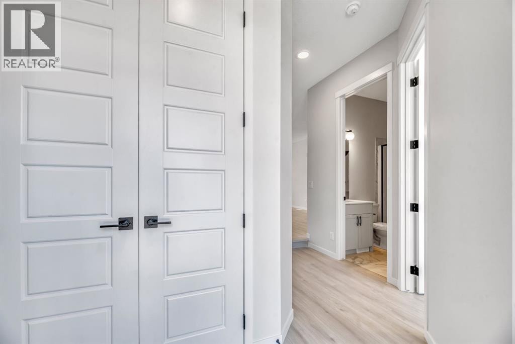 292 Marmot Grove NW — photo 8