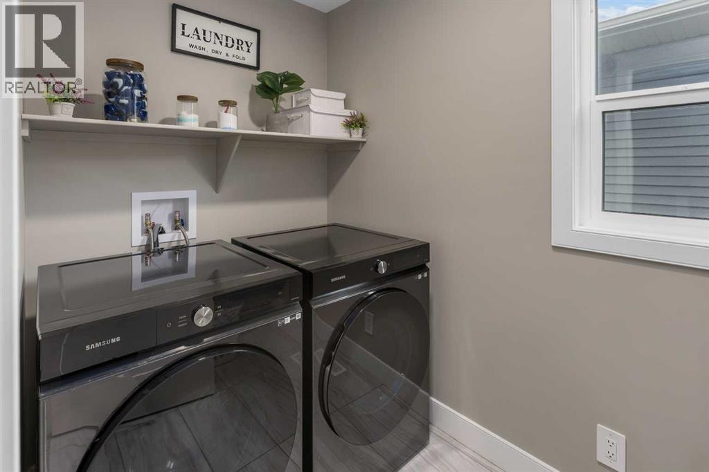 1595 Baywater Street SW — photo 22