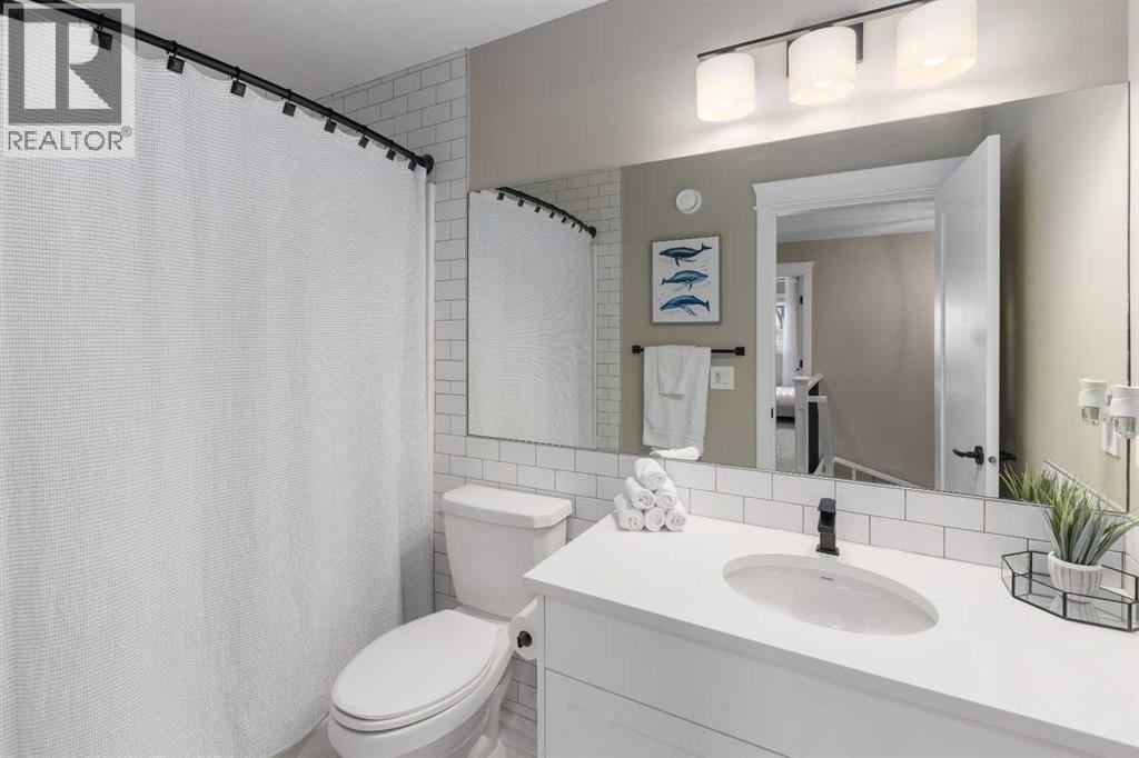 1595 Baywater Street SW — photo 32