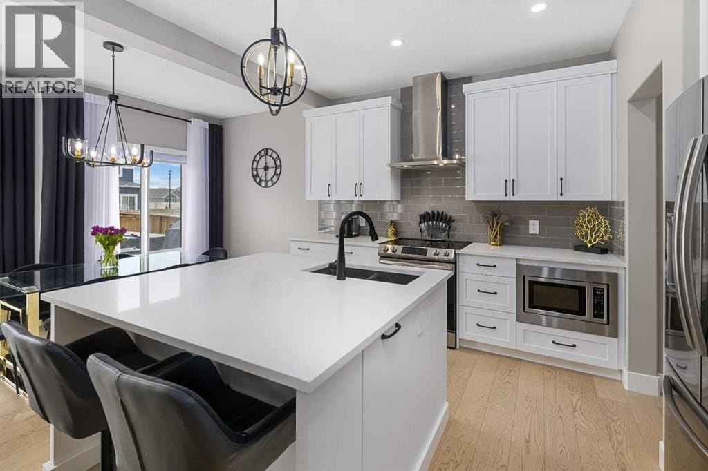1595 Baywater Street SW — photo 12