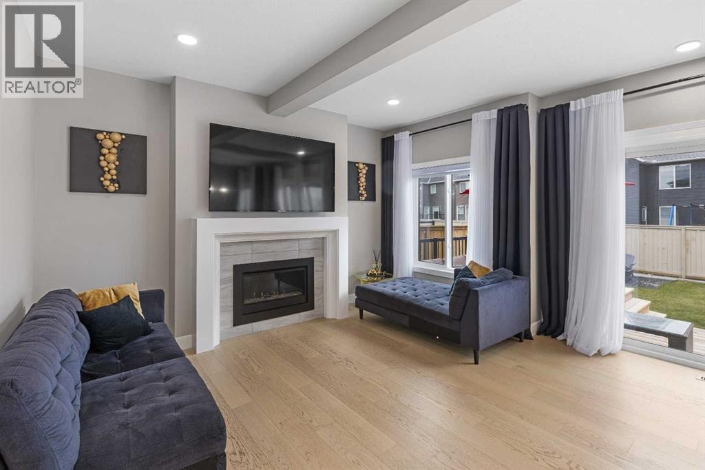 1595 Baywater Street SW — photo 14