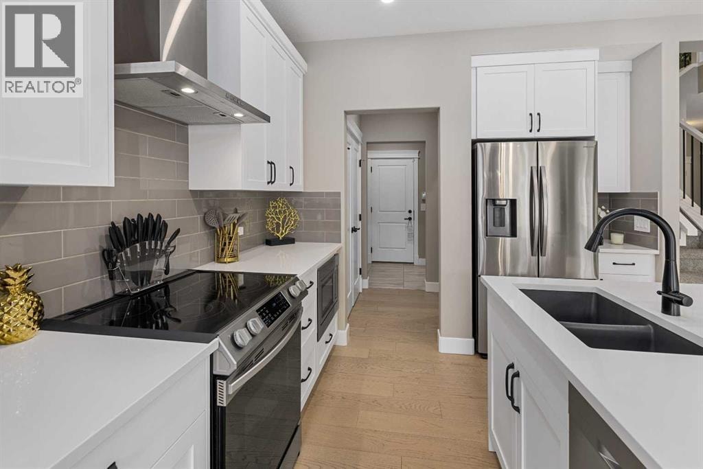 1595 Baywater Street SW — photo 11