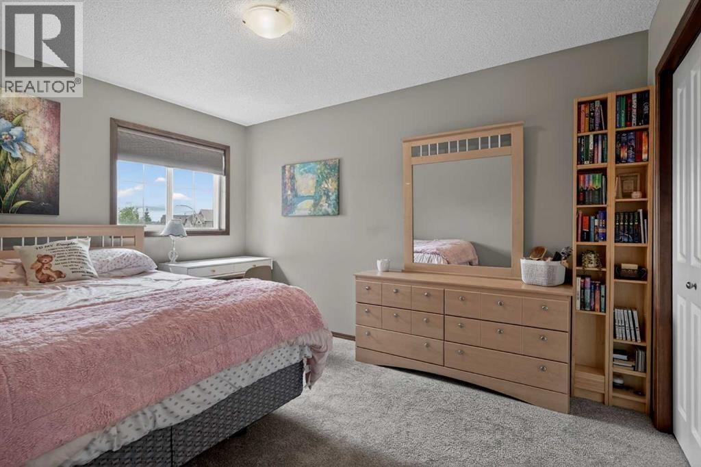 237 Brightonwoods Gardens SE — photo 15