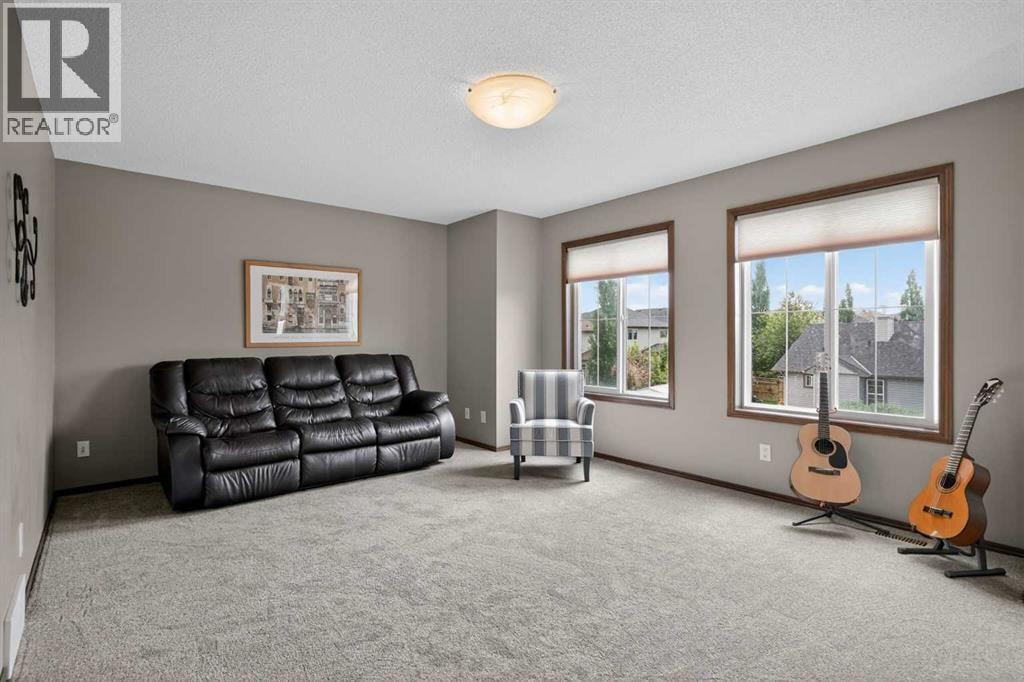 237 Brightonwoods Gardens SE — photo 10
