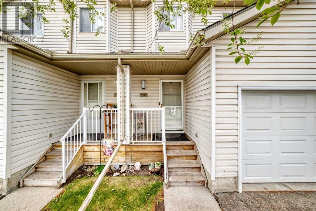 57 Mt Aberdeen Manor SE — photo 2