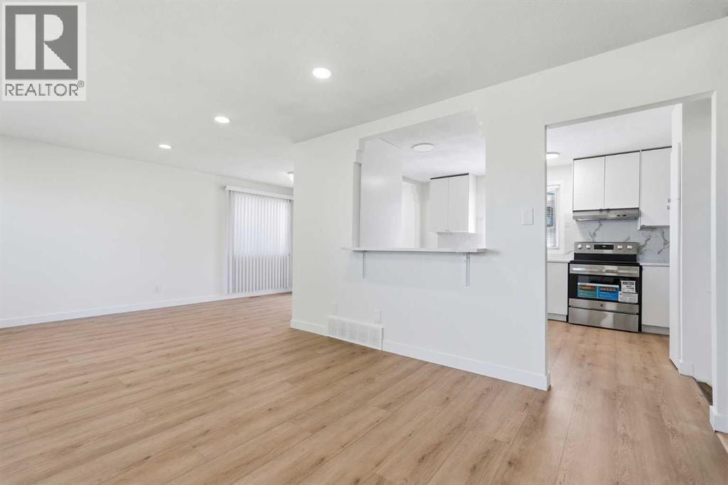 532 Rundleridge Drive NE — photo 3
