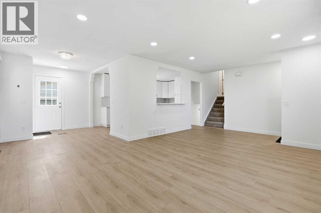 532 Rundleridge Drive NE — photo 8