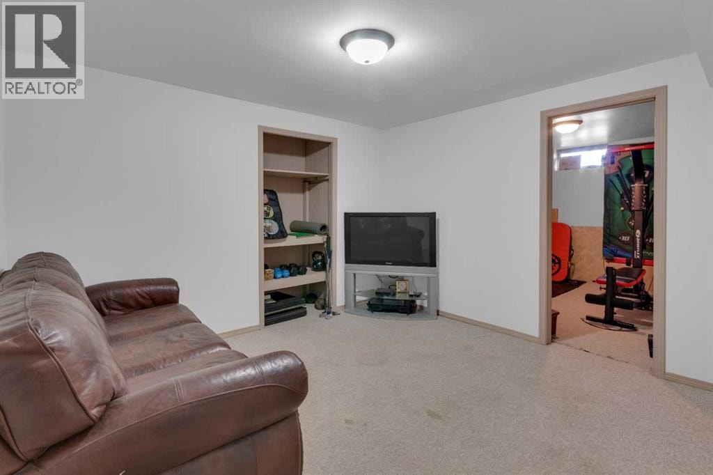2 Crocus Crescent — photo 29