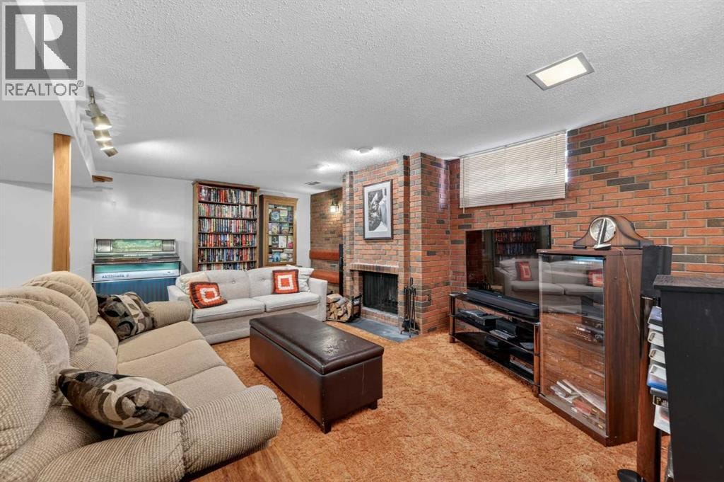 6451 70 Street NW — photo 23