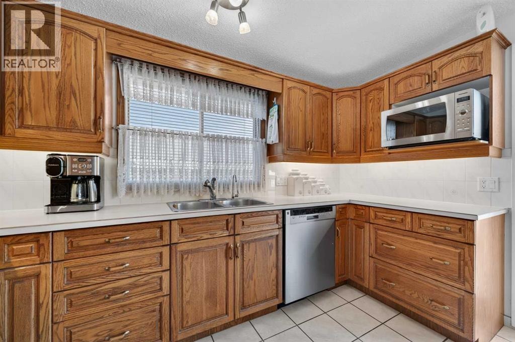 6451 70 Street NW — photo 12