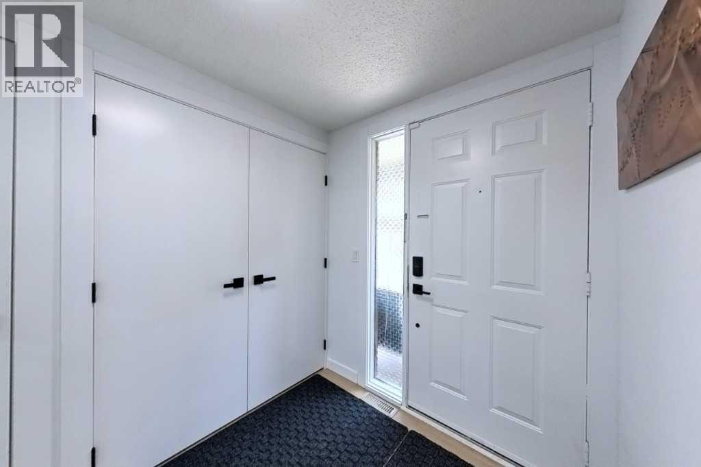 425, 3131 63 Avenue SW — photo 4