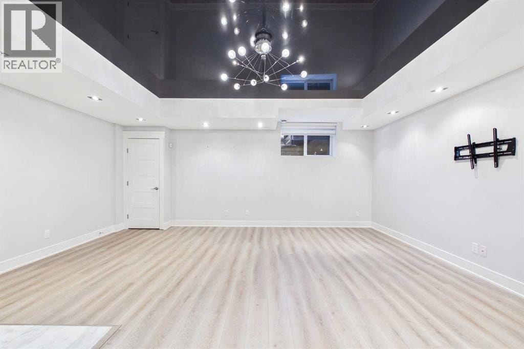 2430 28 Avenue SW — photo 35