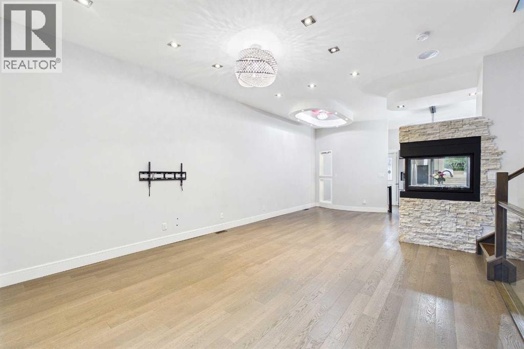 2430 28 Avenue SW — photo 12