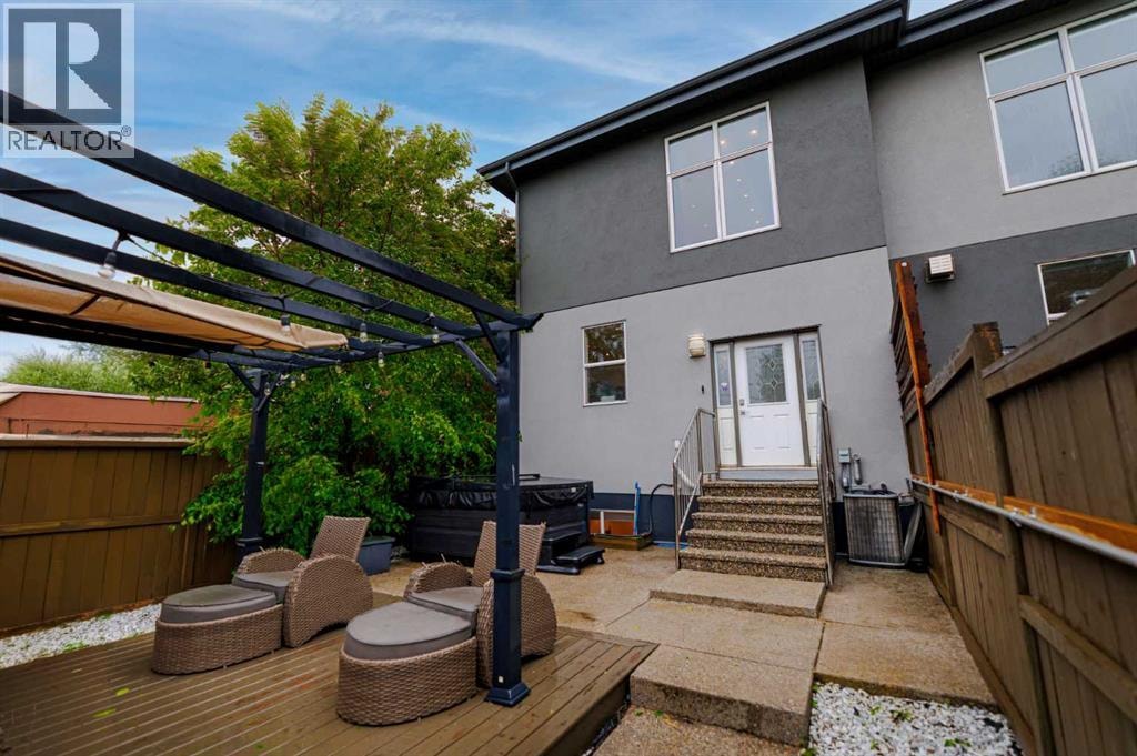 2430 28 Avenue SW — photo 42