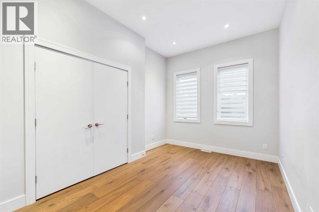 2430 28 Avenue SW — photo 30