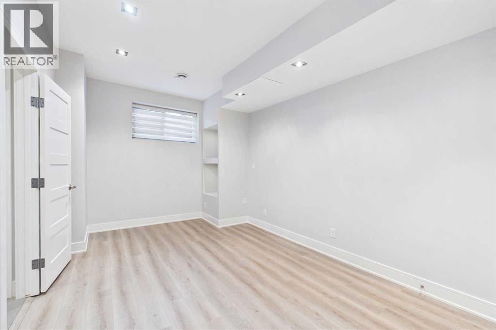 2430 28 Avenue SW — photo 38