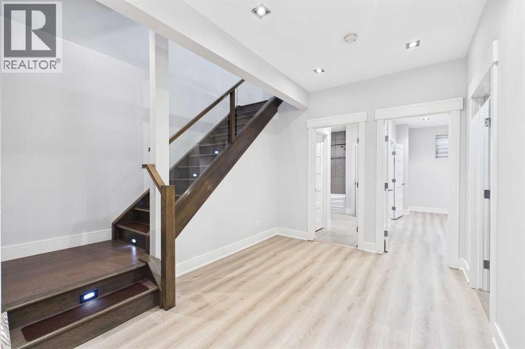 2430 28 Avenue SW — photo 34