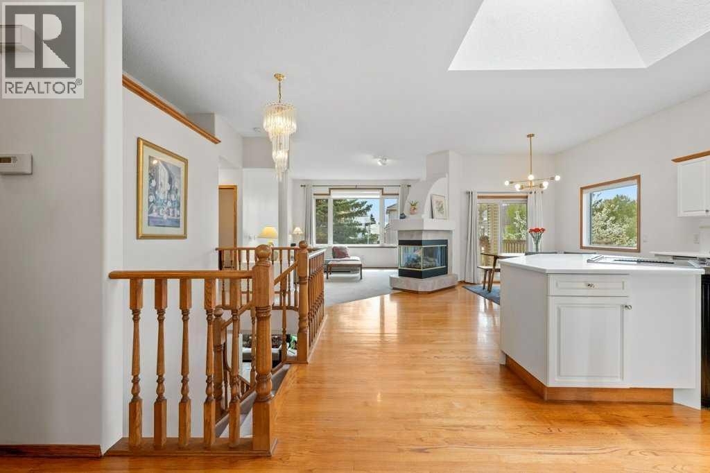125 Woodpark Close SW — photo 2