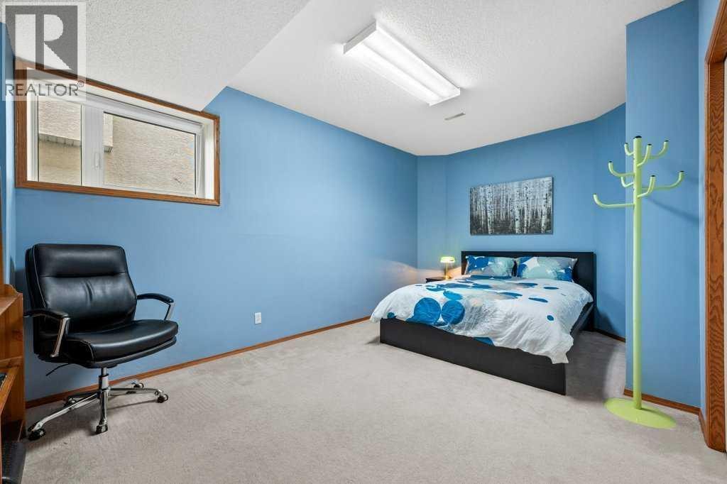 125 Woodpark Close SW — photo 36