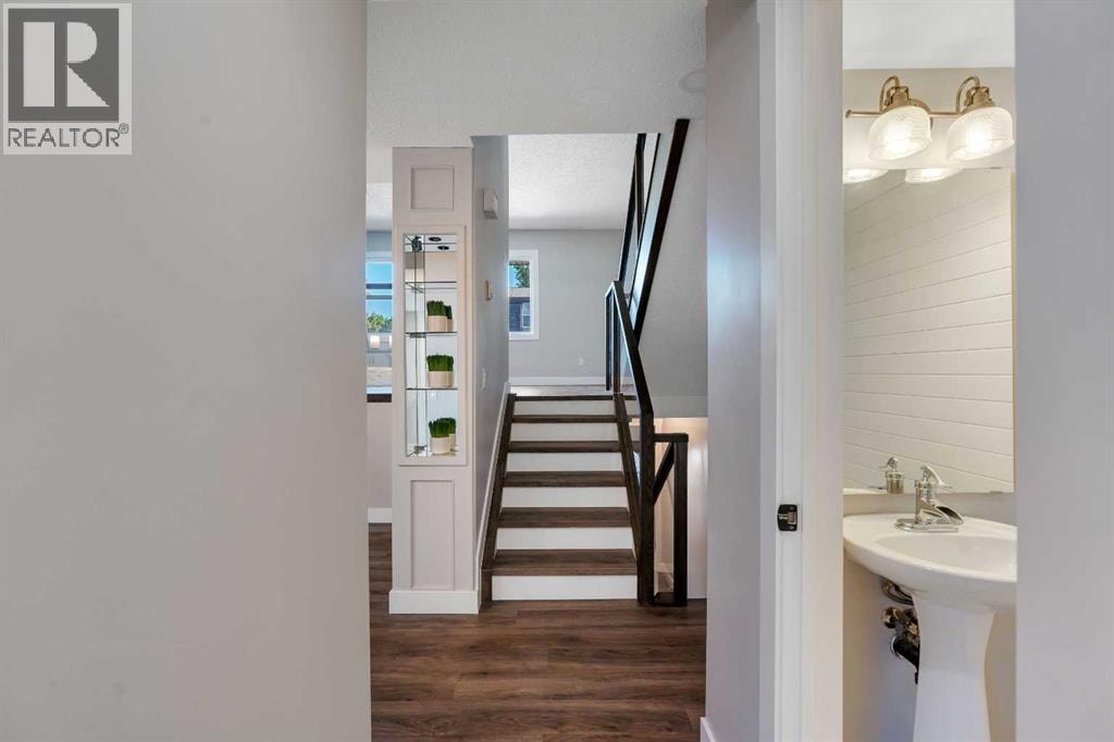 370 Brae Glen Crescent SW — photo 12