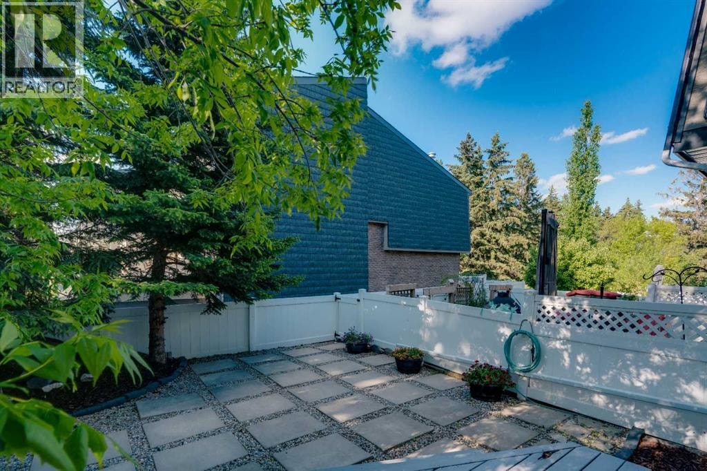 370 Brae Glen Crescent SW — photo 6