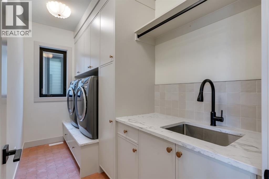 2034 49 Avenue SW — photo 41