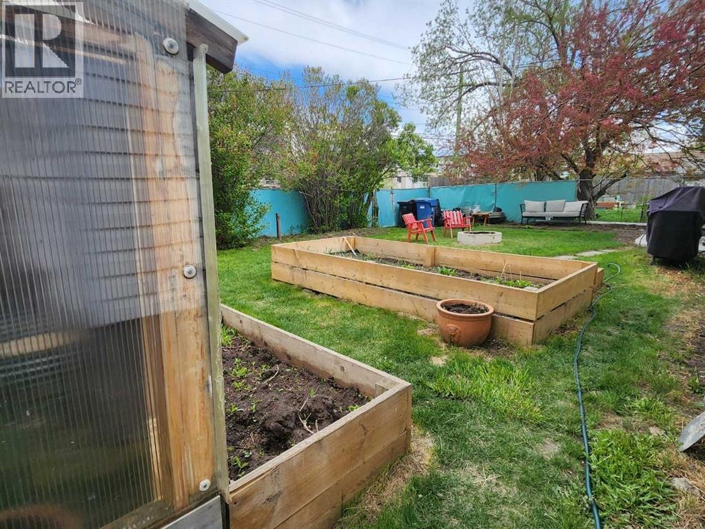 7304 5 Street SW — photo 22