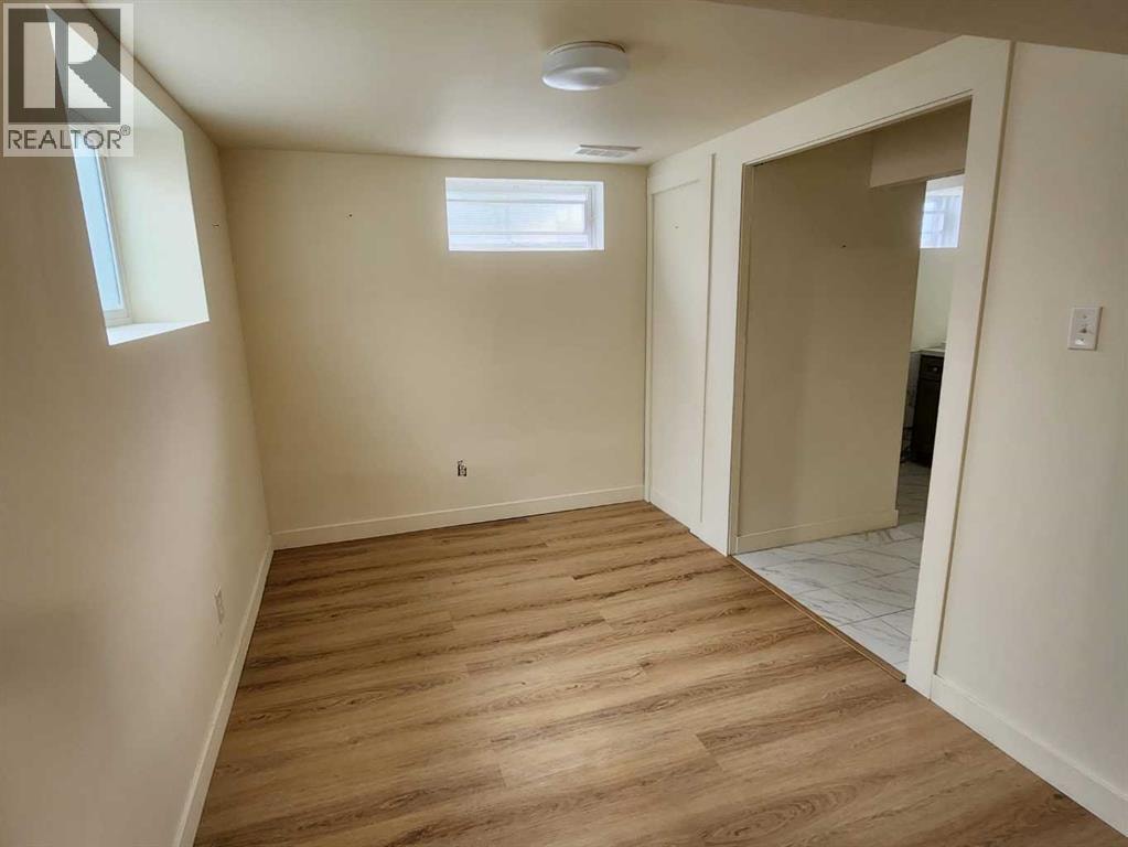 7304 5 Street SW — photo 13