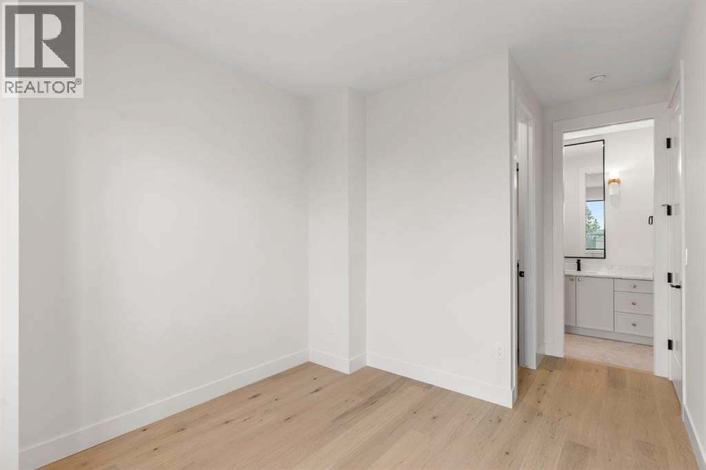510 29 Avenue NW — photo 42