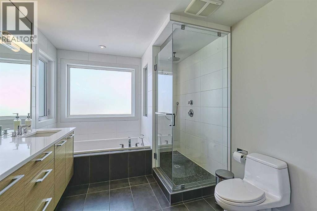 2418 24A Street SW — photo 29