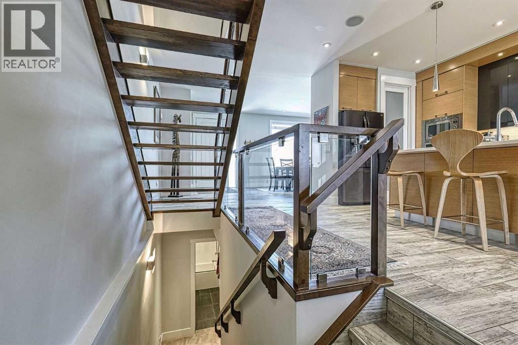 2418 24A Street SW — photo 34