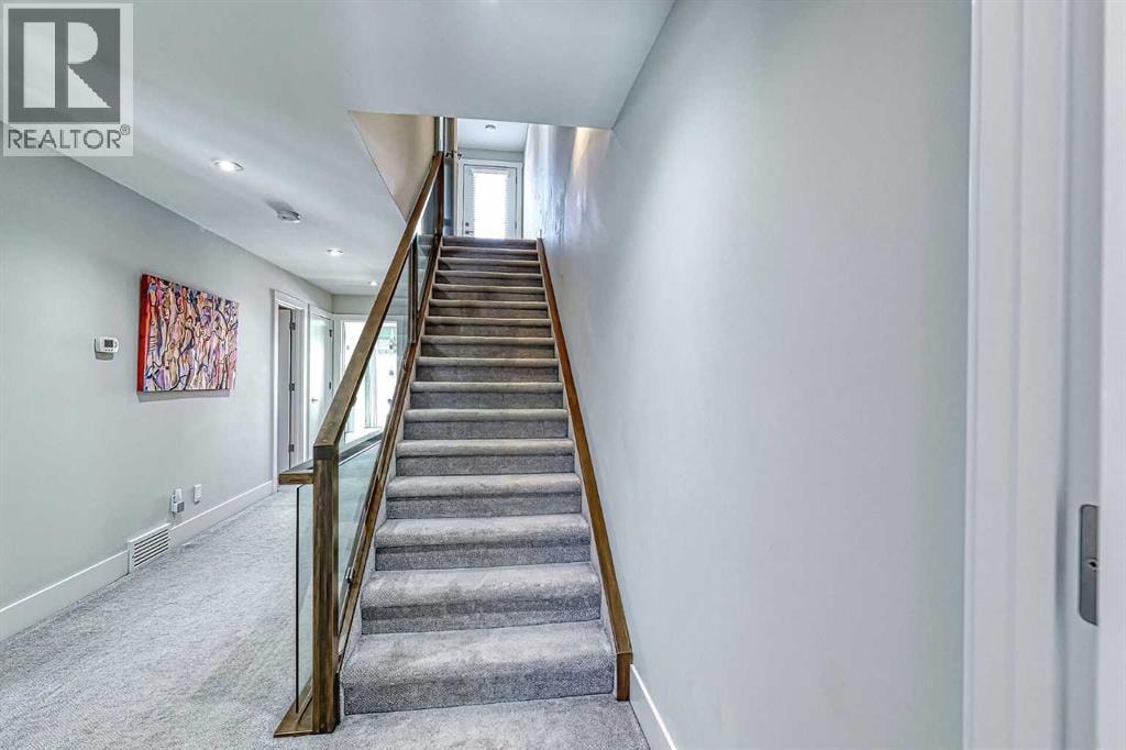2418 24A Street SW — photo 25