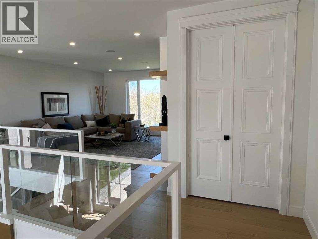 48 Rockcliff Terrace NW — photo 29