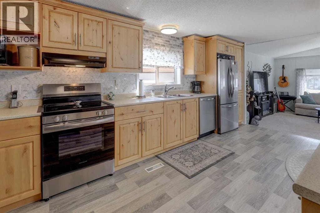 256 Burroughs Circle NE — photo 2
