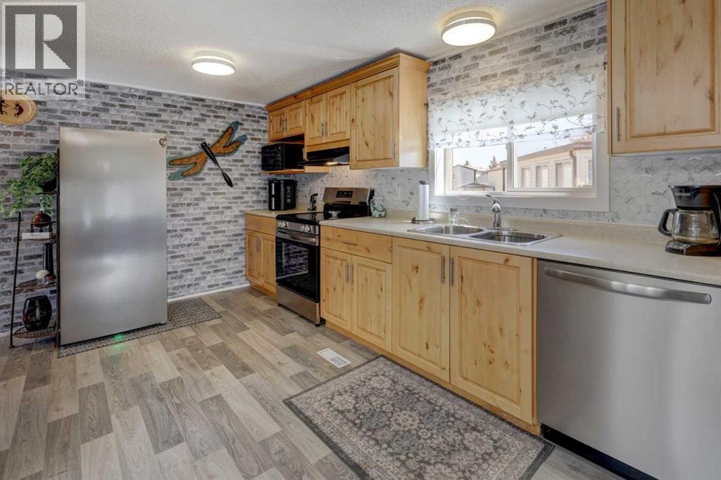 256 Burroughs Circle NE — photo 4