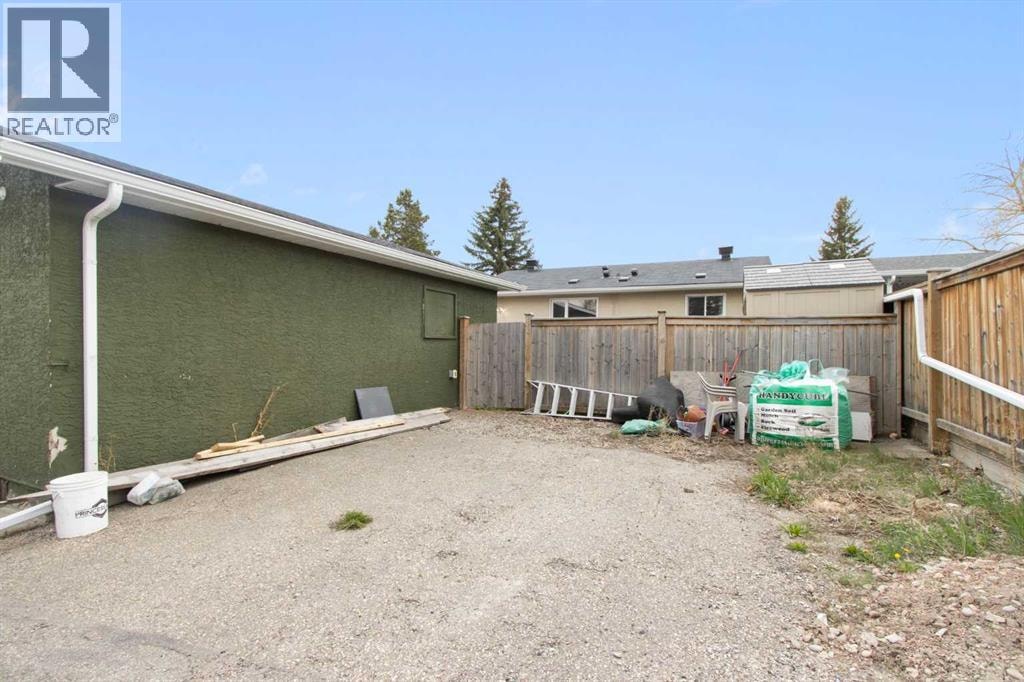 124 Maitland Drive NE — photo 33