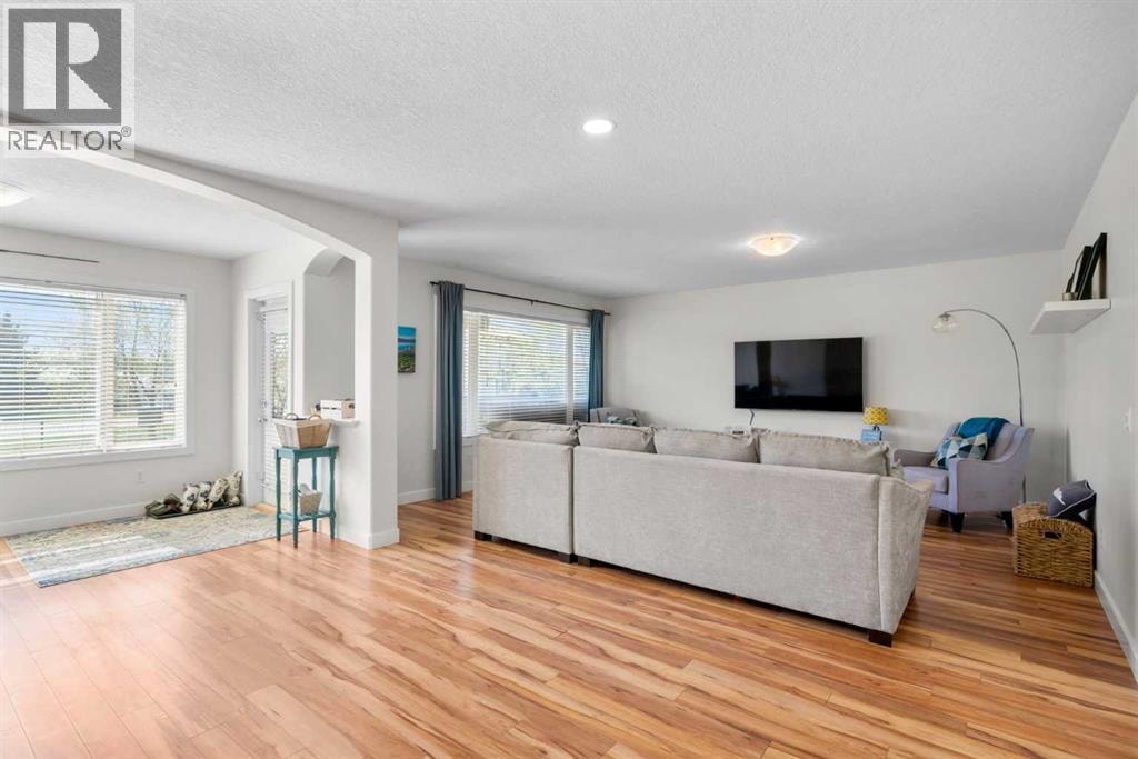 42 Gleneagles Terrace — photo 34