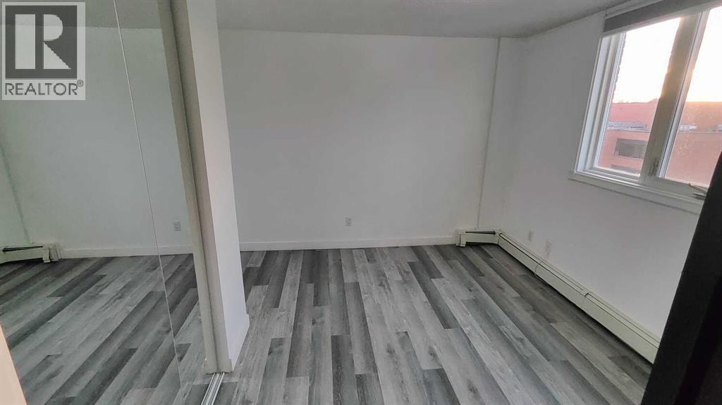 704, 314 14 Street NW — photo 16