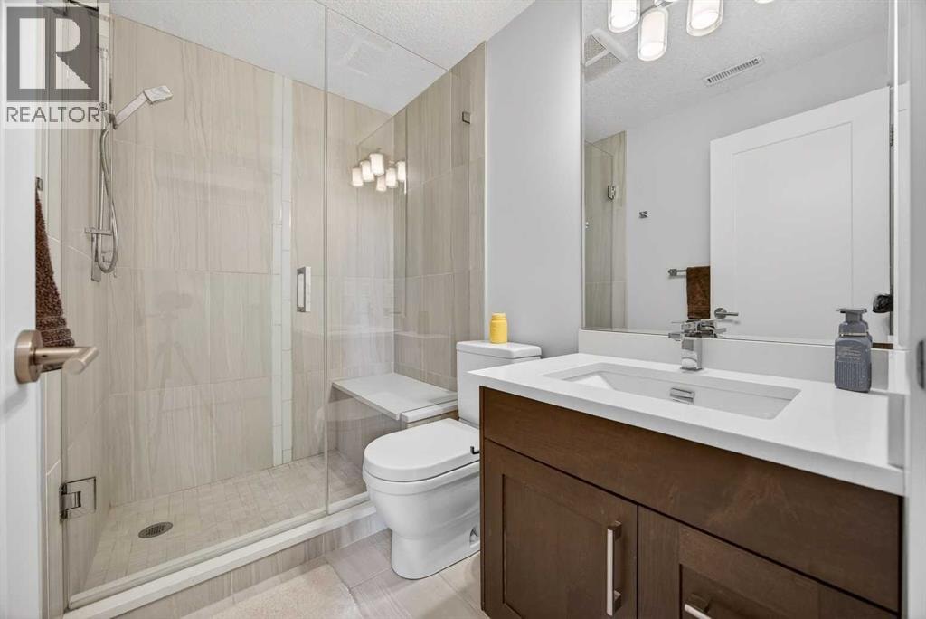 1410 21 Avenue NW — photo 44