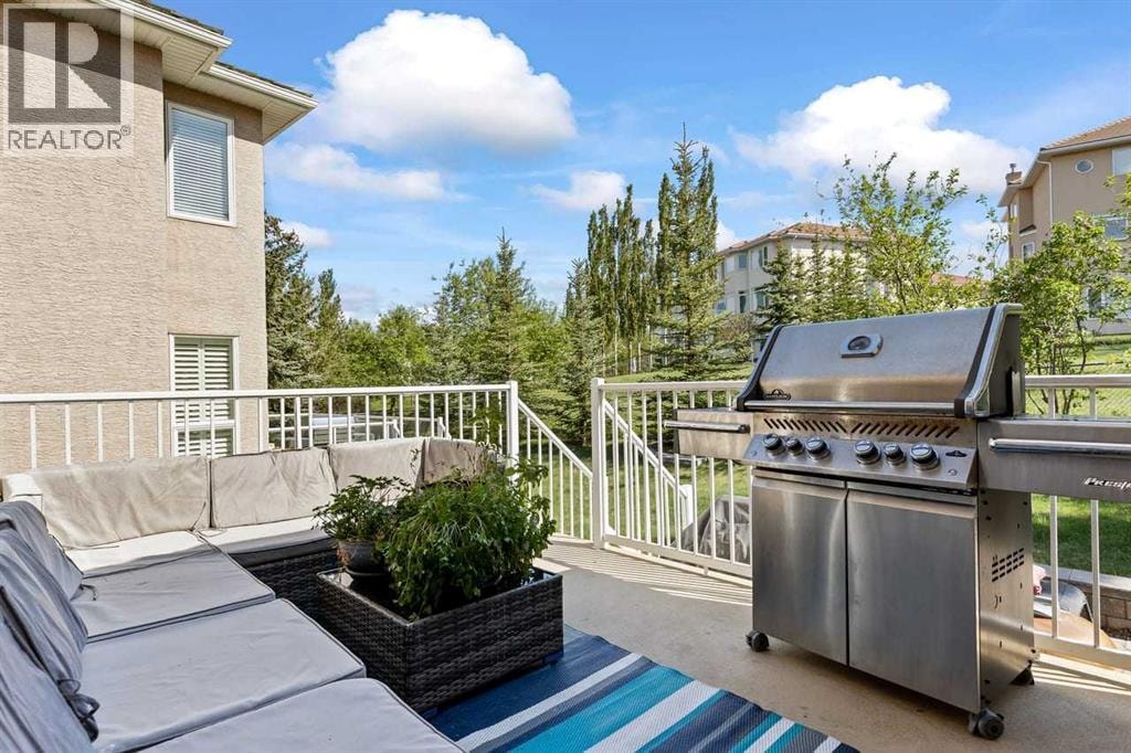 322 Hampstead Way NW — photo 37