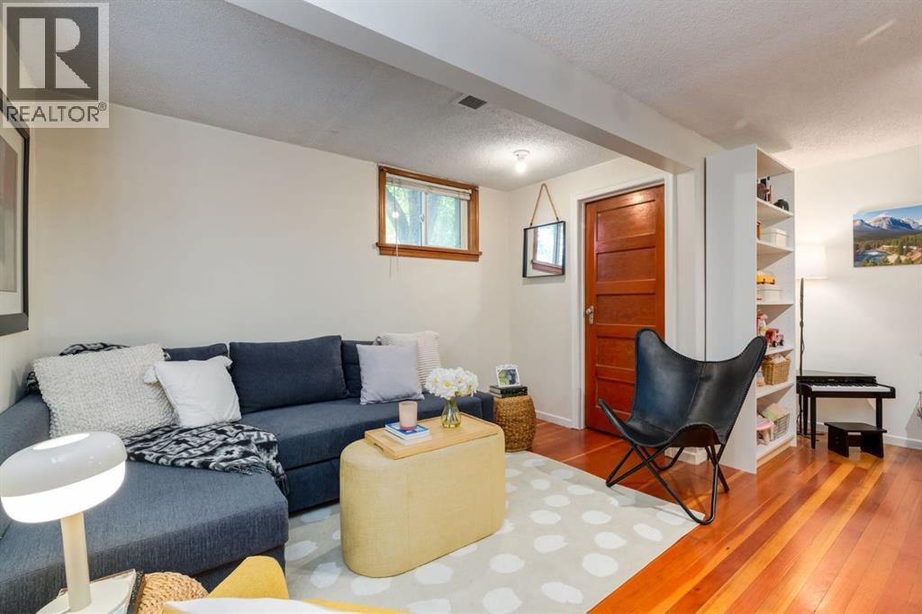 604 10 Avenue NE — photo 22