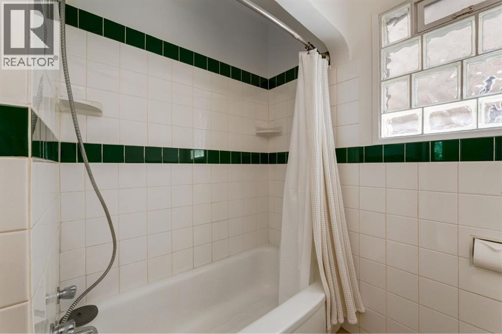 604 10 Avenue NE — photo 17